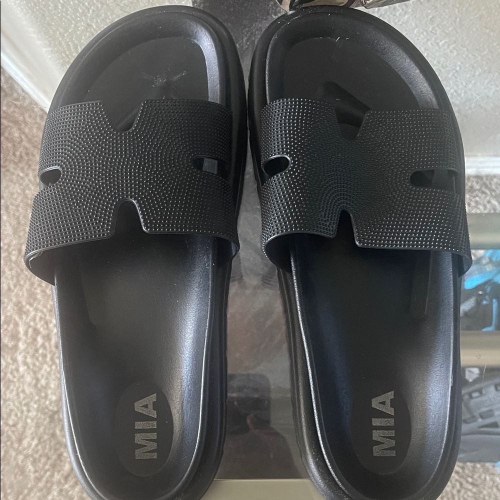 MIA Black Casual Slides